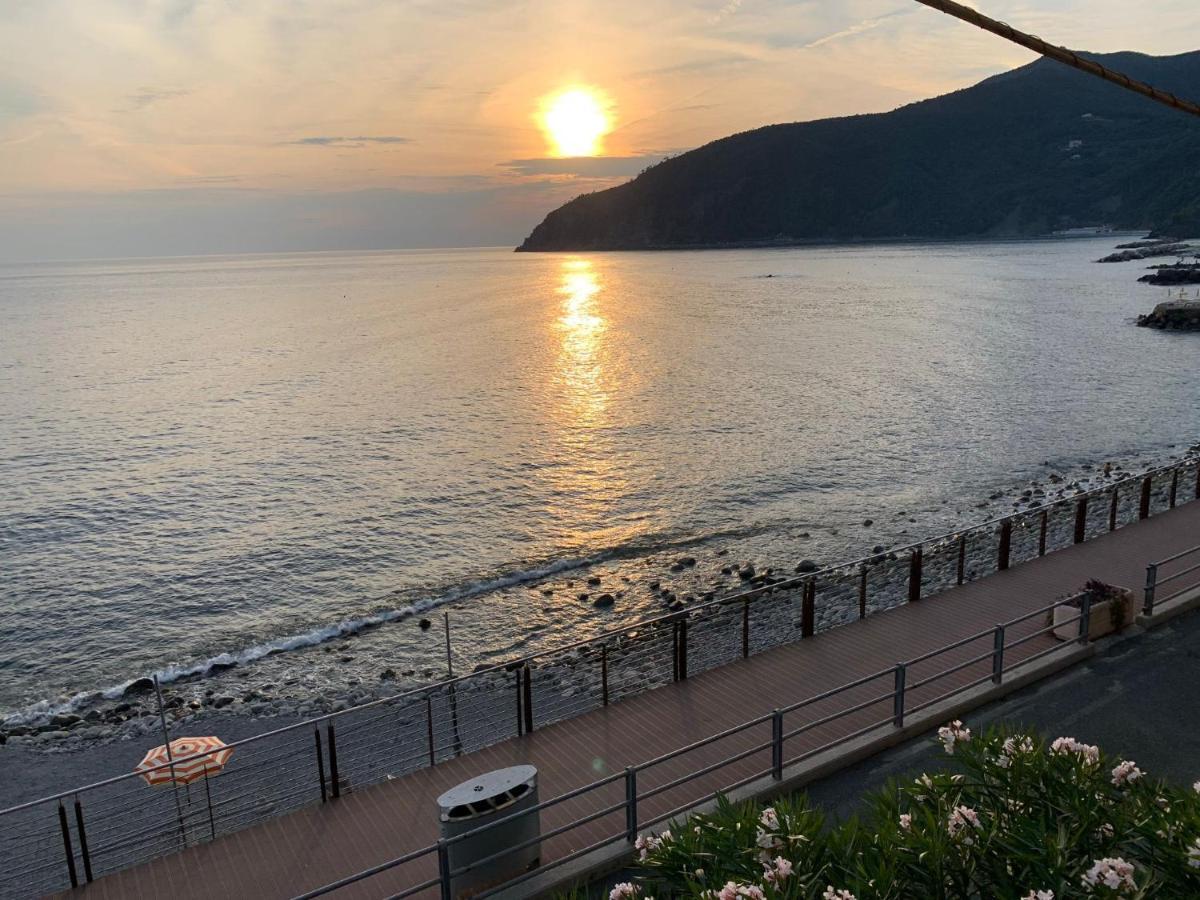M'Illumino D'Immenso - Moneglia Apartments Экстерьер фото